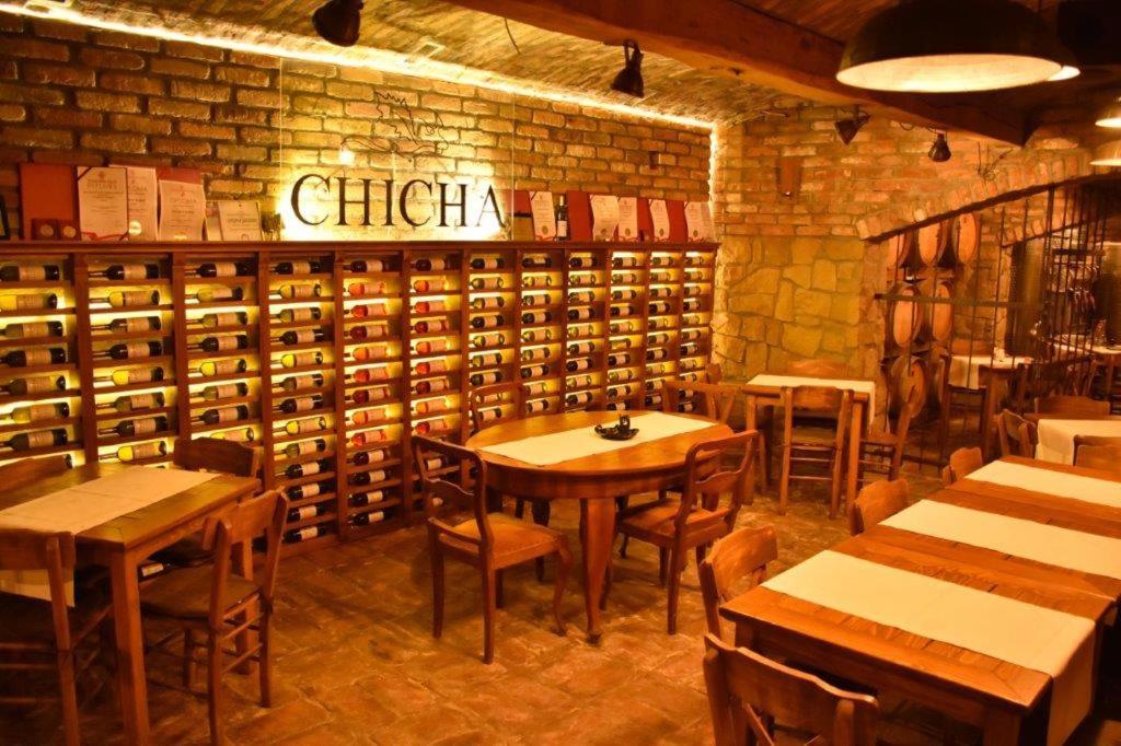 Garni Hotel Chicha - Winery Skrbic ベオグラード エクステリア 写真