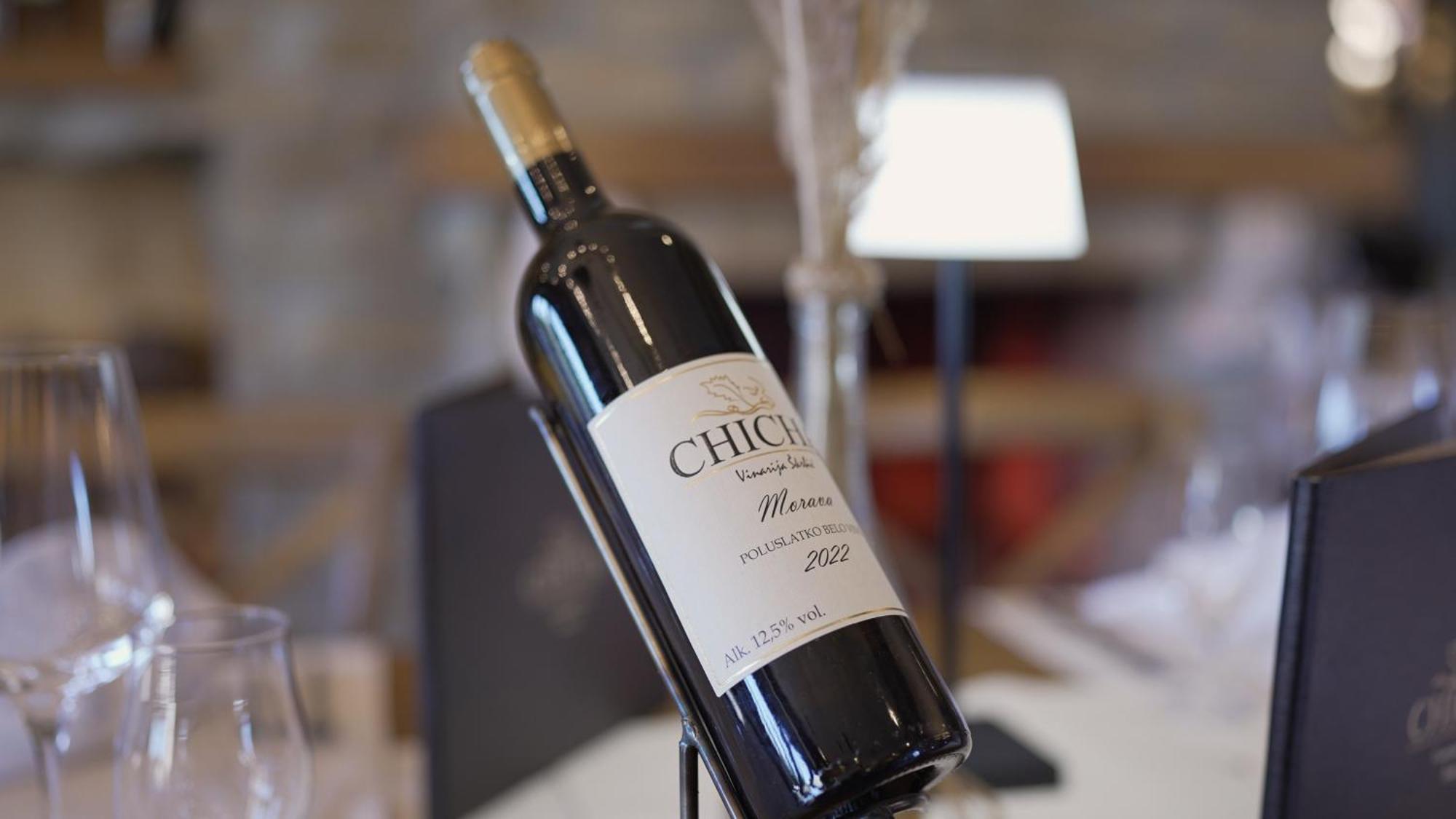 Garni Hotel Chicha - Winery Skrbic ベオグラード エクステリア 写真